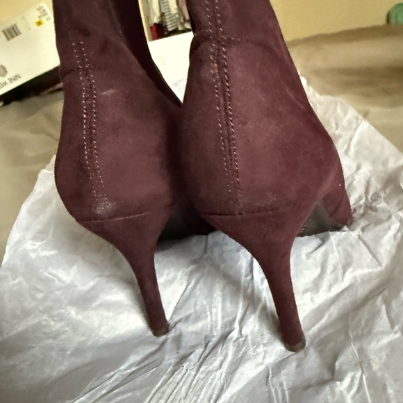 Nine W. Plum Tall Heeled Boots - Picture 6 of 14